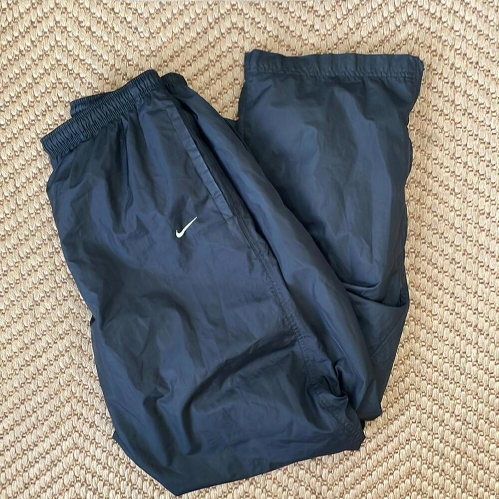 Nike - Classic Vintage Y2K Slush Oversized Parachute Pants - Black- L